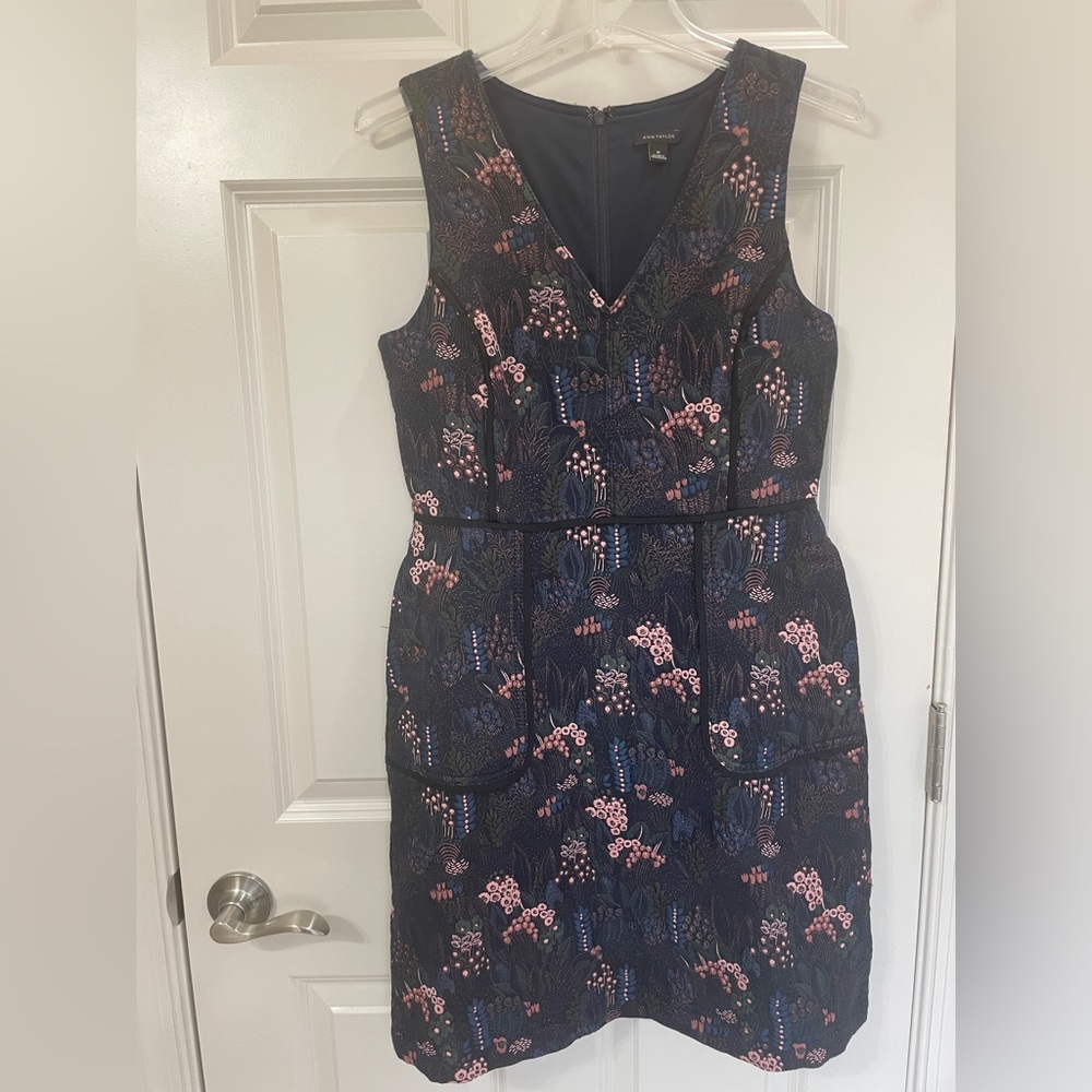 Ann Taylor Dress - Size 6